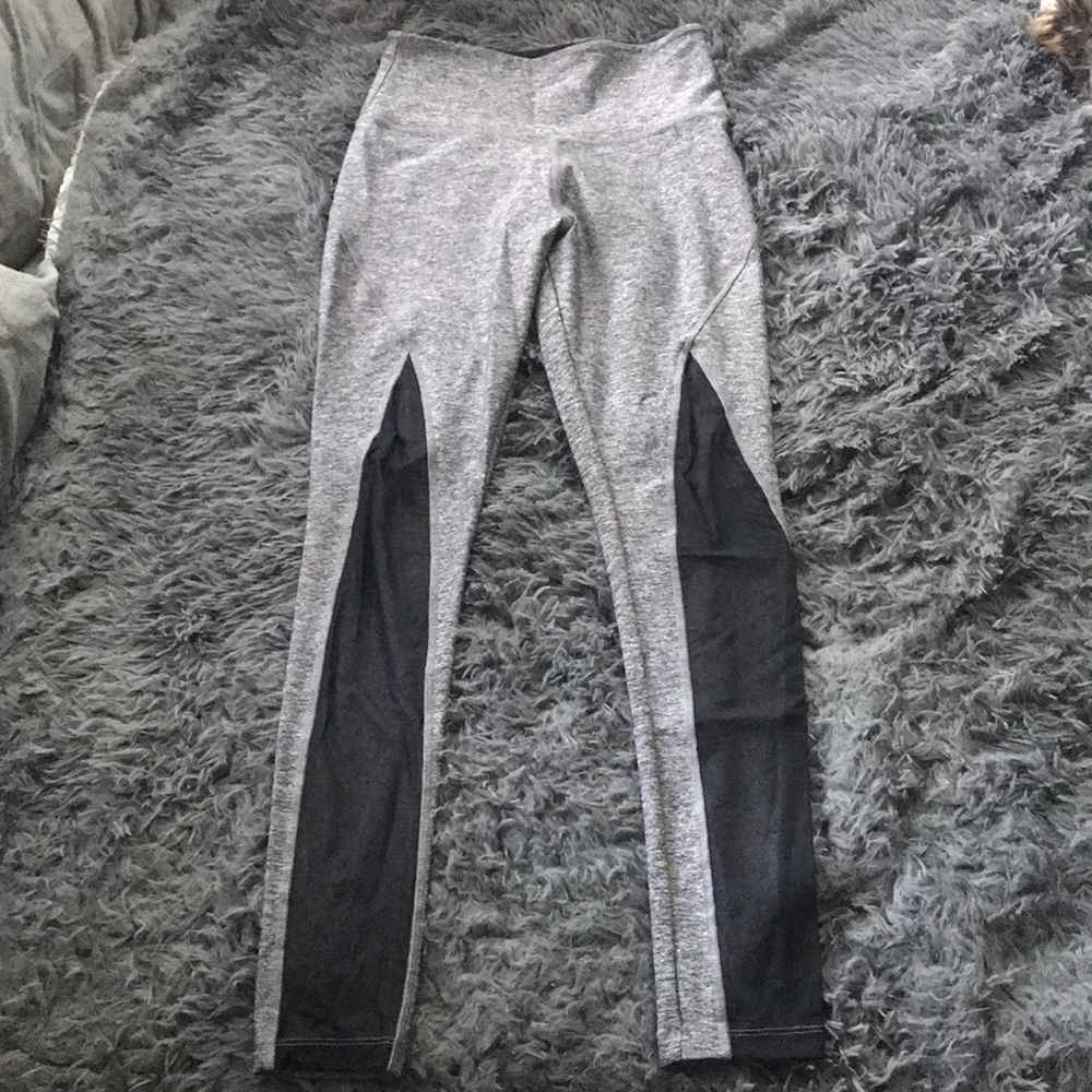 PINK Ultimate leggings - Grey with black mesh